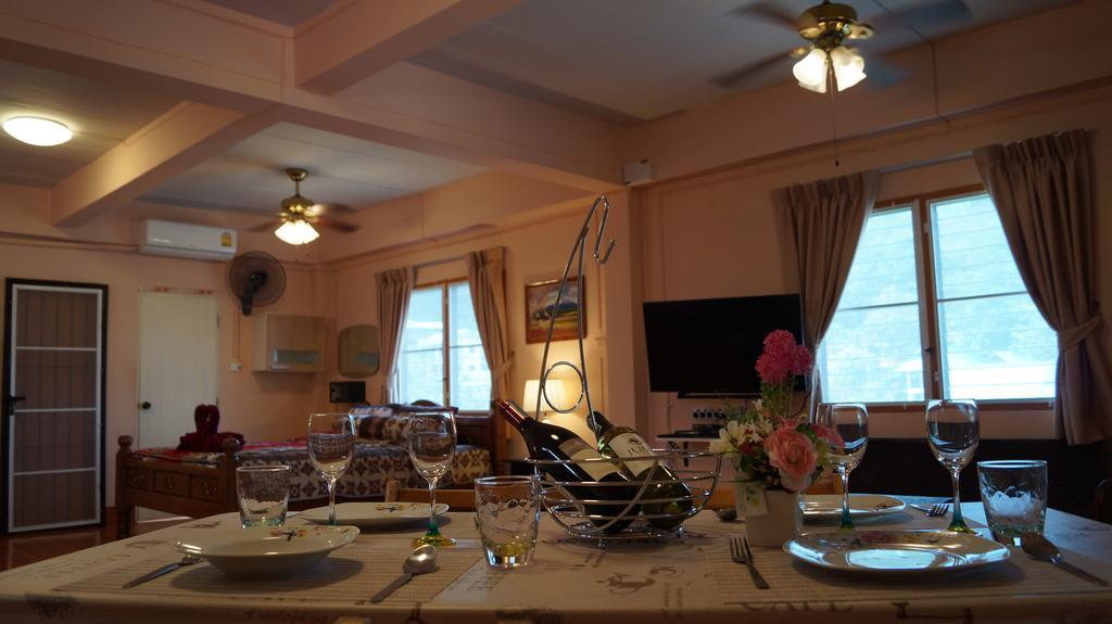 Kata Apartment Luaran gambar