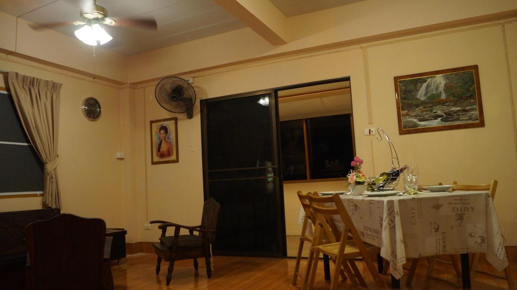 Kata Apartment Luaran gambar