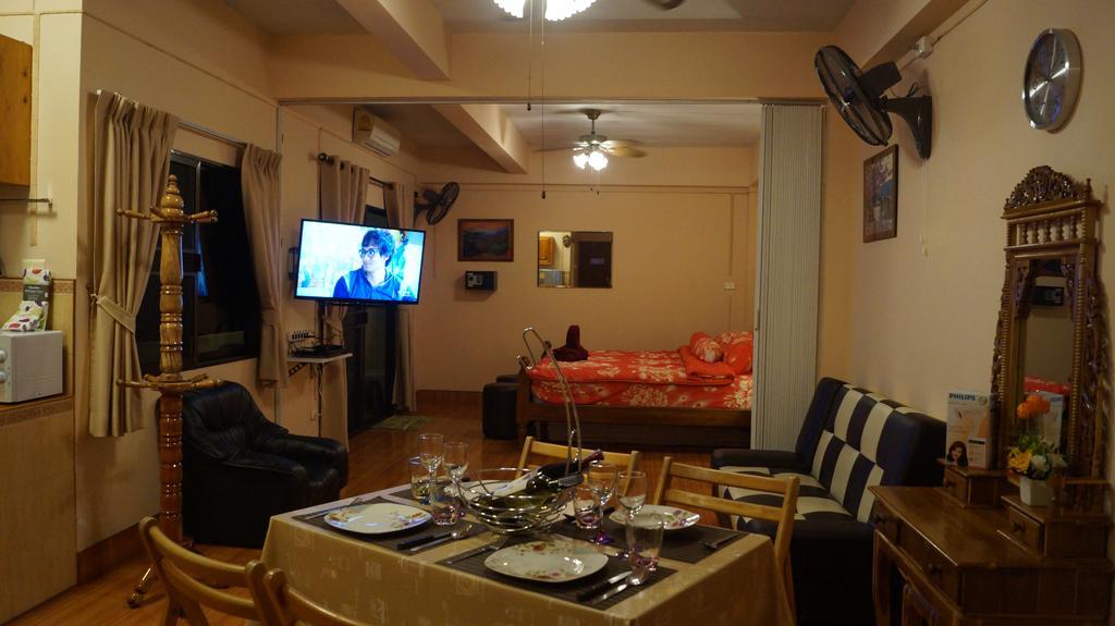 Kata Apartment Luaran gambar