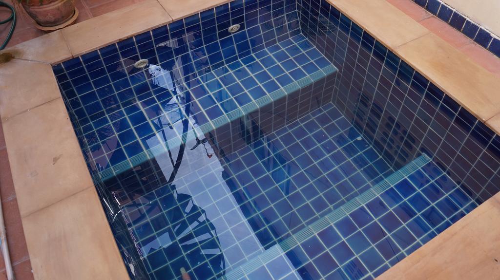 Kata Apartment Luaran gambar