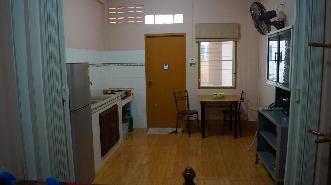 Kata Apartment Luaran gambar