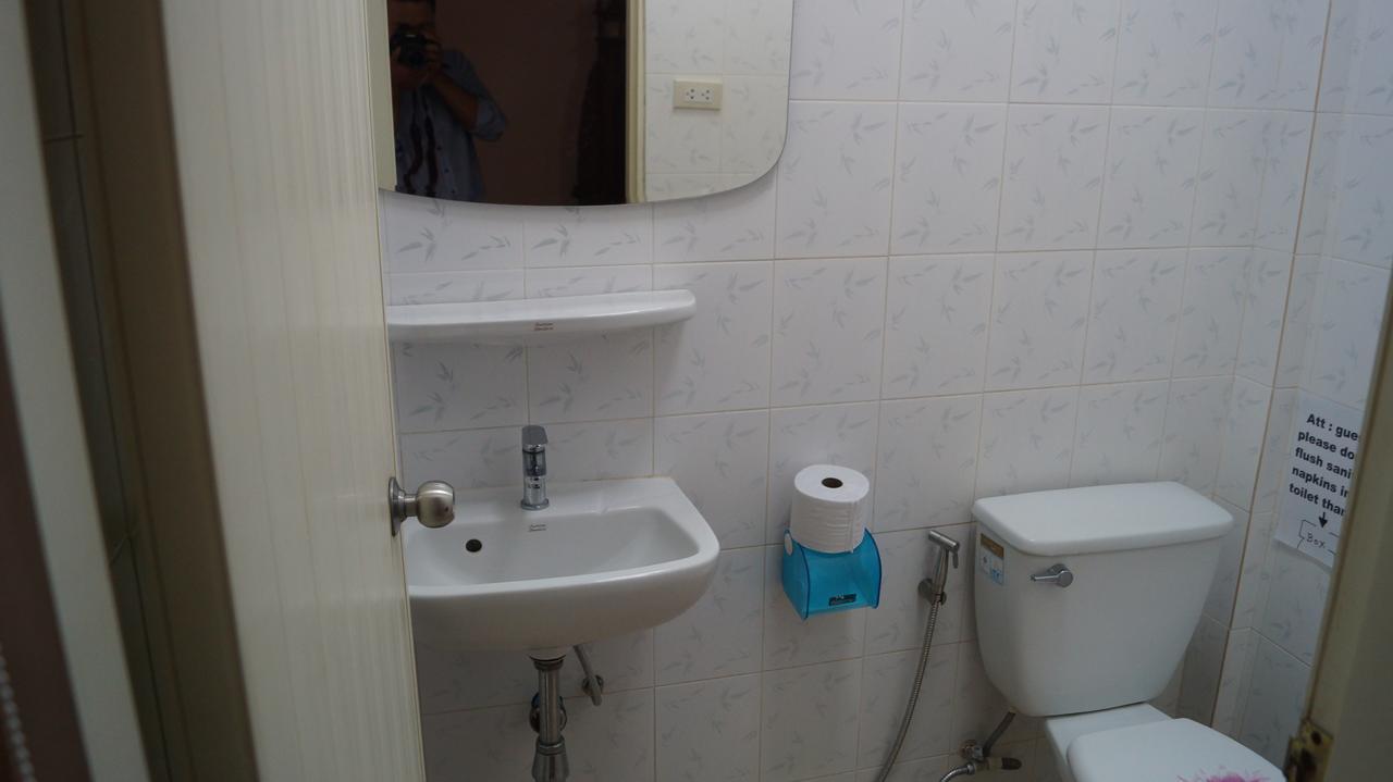 Kata Apartment Luaran gambar
